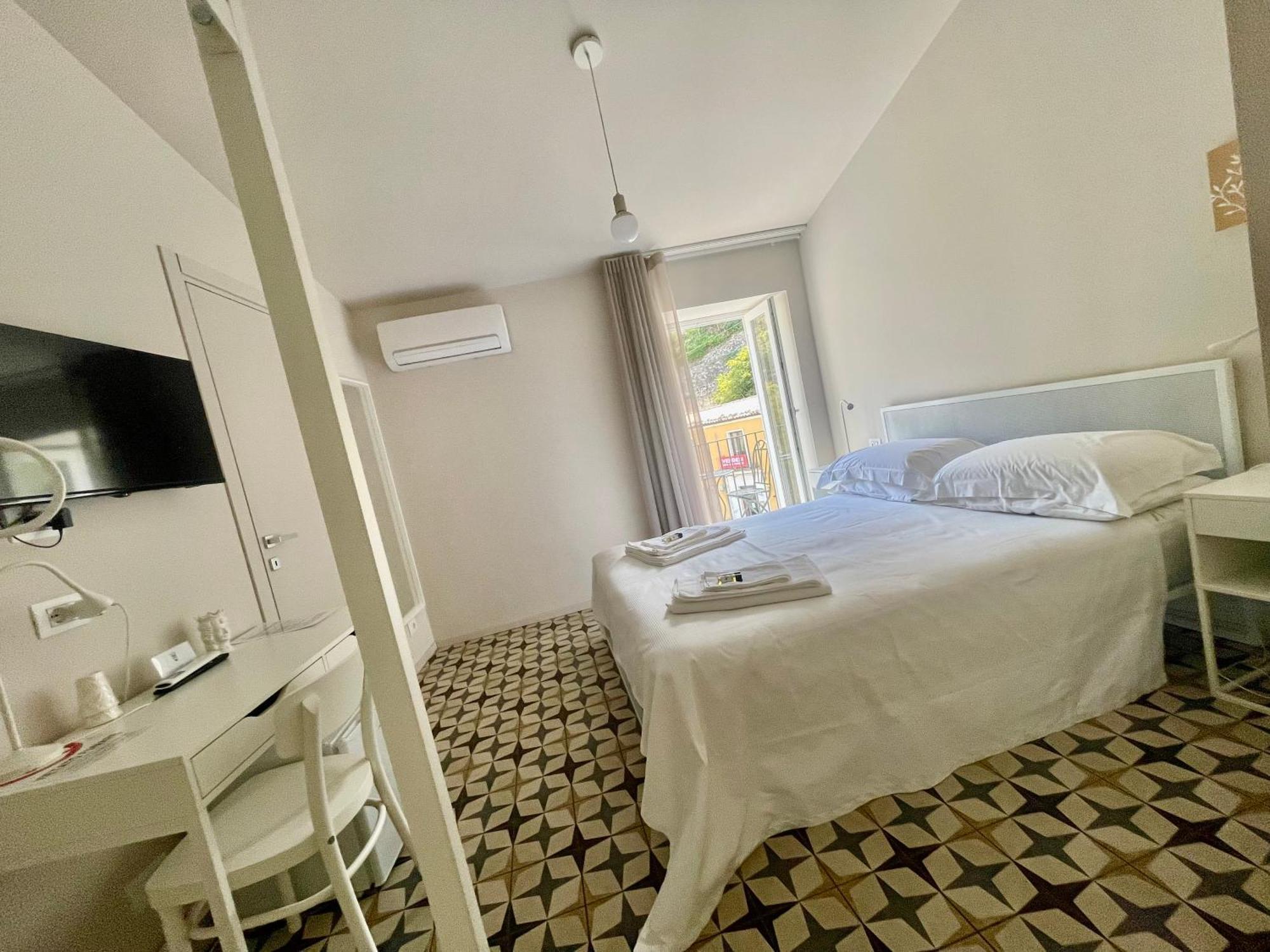Moronero Hotel รากูซา ภายนอก รูปภาพ